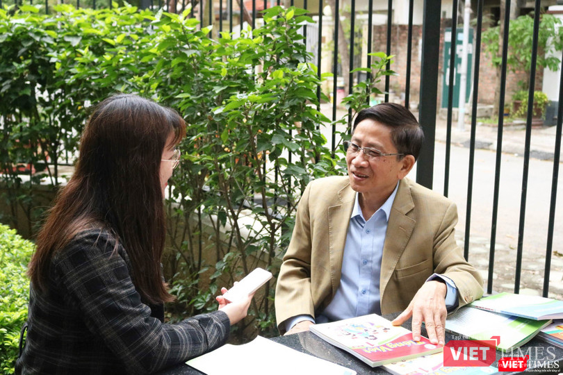 PV VietTimes trong cuộc trò chuyện cùng GS. Nguyễn Minh Thuyết PV VietTimes trong cuộc trò chuyện cùng GS. Nguyễn Minh Thuyết