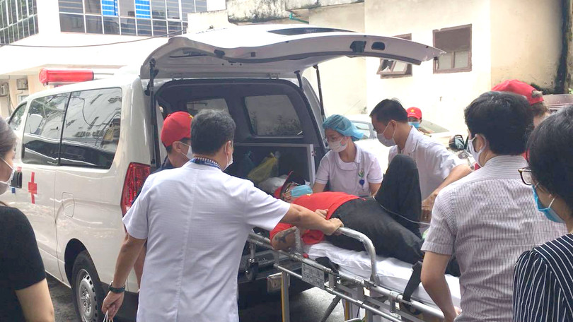 Bệnh nhân được chuyển cấp cứu tại Bệnh viện Hữu nghị Việt Đức (Ảnh: BVCC)