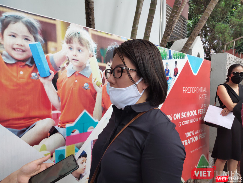 Chị N.T.H. – phụ huynh có con học lớp 1 tại Trường Quốc tế Singapore. Ảnh: Minh Thúy
