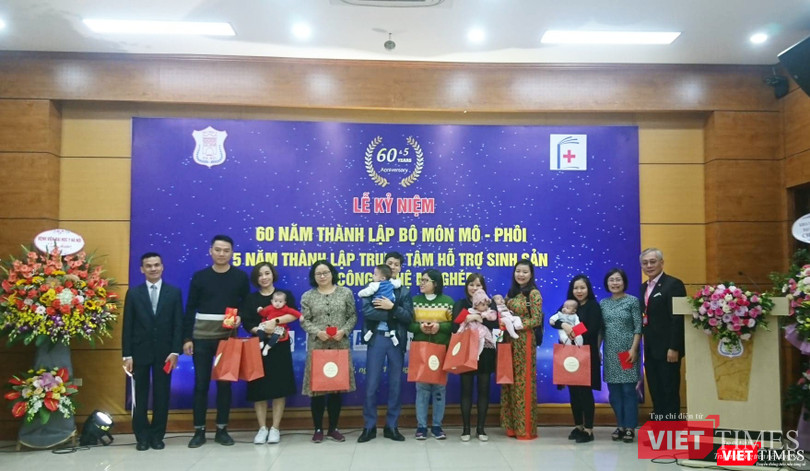 Các cặp vợ chồng vô sinh, hiếm muộn điều trị thành công tại Trung tâm Hỗ trợ sinh sản và Công nghệ mô ghép Các cặp vợ chồng vô sinh, hiếm muộn điều trị thành công tại Trung tâm Hỗ trợ sinh sản và Công nghệ mô ghép