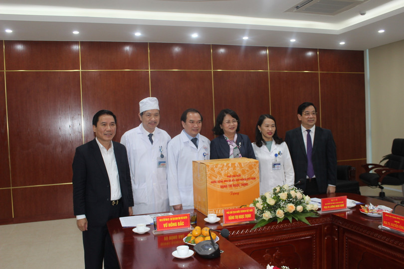 Phó chủ tịch nước tại buổi làm việc với Bệnh viện Trung ương Thái Nguyên