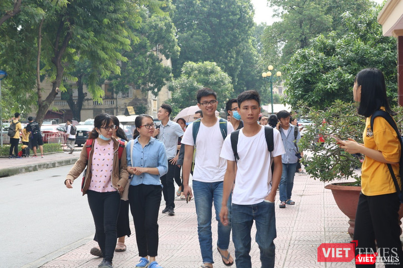 Sinh viên y khoa trong ngày nhập học