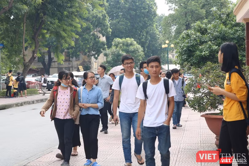 Sinh viên y khoa trong ngày nhập học