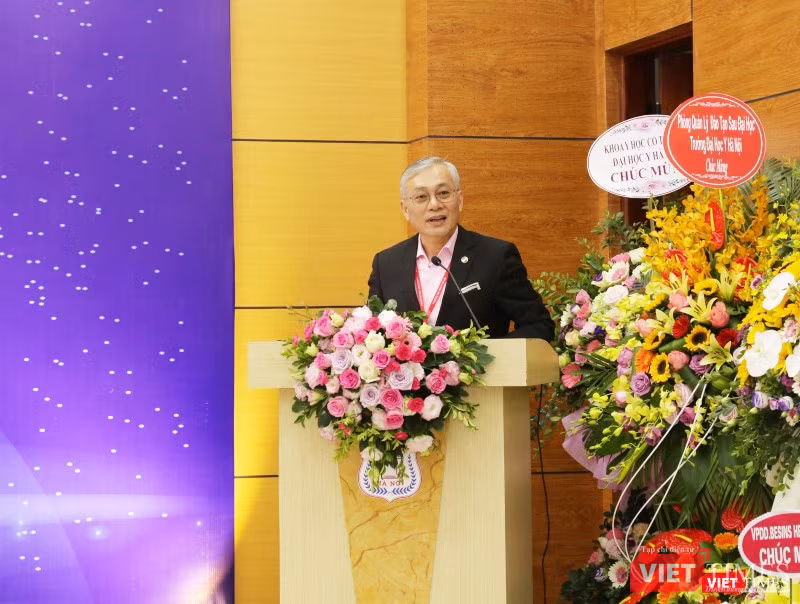 PGS. TS. Nguyễn Đức Hinh – nguyên Hiệu trưởng Trường Đại học Y Hà Nội, Giám đốc Trung tâm Hỗ trợ sinh sản và Công nghệ mô ghép, Bệnh viện Đại học Y Hà Nội