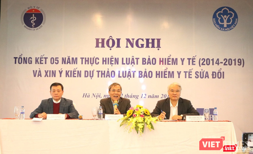 Đại diện Vụ BHYT (Bộ Y tế) và Bảo hiểm xã hội Việt Nam thảo luận tại hội nghị