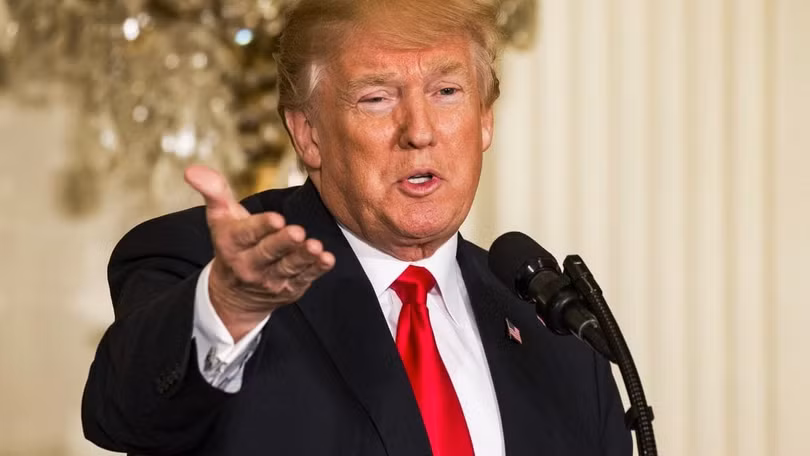 Tổng thống Mỹ đã khởi động cuộc chiến thương mại Mỹ - Trung vào tháng 3.2018. Ông thường chỉ trích chính sách tăng lãi suất của Fed. Tổng thống Mỹ đã khởi động cuộc chiến thương mại Mỹ - Trung vào tháng 3.2018. Ông thường chỉ trích chính sách tăng lãi suất của Fed.