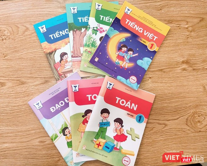 Bộ SGK công nghệ giáo dục đã chỉnh sửa, bổ sung theo yêu cầu của Hội đồng thẩm định. Ảnh: Minh Thúy