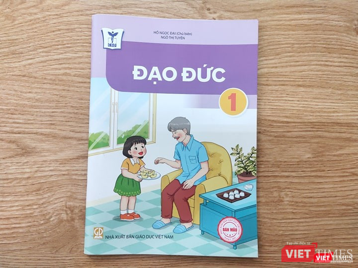 Sách Đạo đức 1 công nghệ giáo dục. Ảnh: Minh Thúy