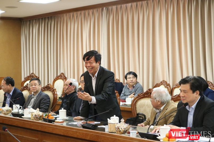 GS. Mai Ngọc Chừ - Đại diện Hội đồng thẩm định môn Tiếng Việt GS. Mai Ngọc Chừ - Đại diện Hội đồng thẩm định môn Tiếng Việt