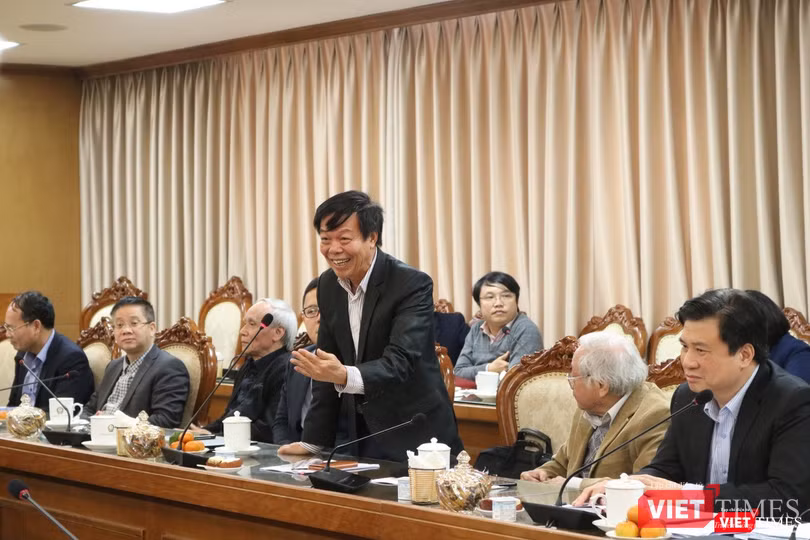 GS. Mai Ngọc Chừ - Đại diện Hội đồng thẩm định môn Tiếng Việt