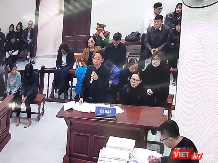 Bị hại - ông Lê Văn Sơn tại phiên tòa. Ảnh: Minh Thúy