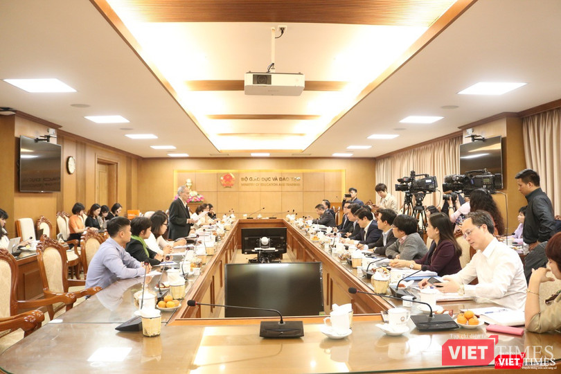 Toàn cảnh buổi gặp gỡ, trao đổi, đối thoại Toàn cảnh buổi gặp gỡ, trao đổi, đối thoại