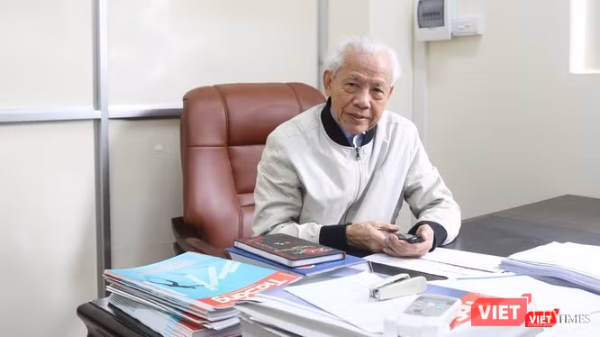 GS. Hồ Ngọc Đại - "Cha đẻ" của bộ SGK công nghệ giáo dục. Ảnh: Minh Thúy GS. Hồ Ngọc Đại - "Cha đẻ" của bộ SGK công nghệ giáo dục. Ảnh: Minh Thúy