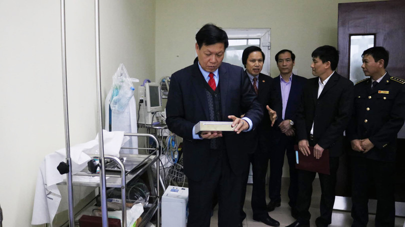 Thứ trưởng Bộ Y tế kiểm tra thuốc, trang thiết bị vật tư y tế tại tỉnh Lạng Sơn. Ảnh: Bộ Y tế