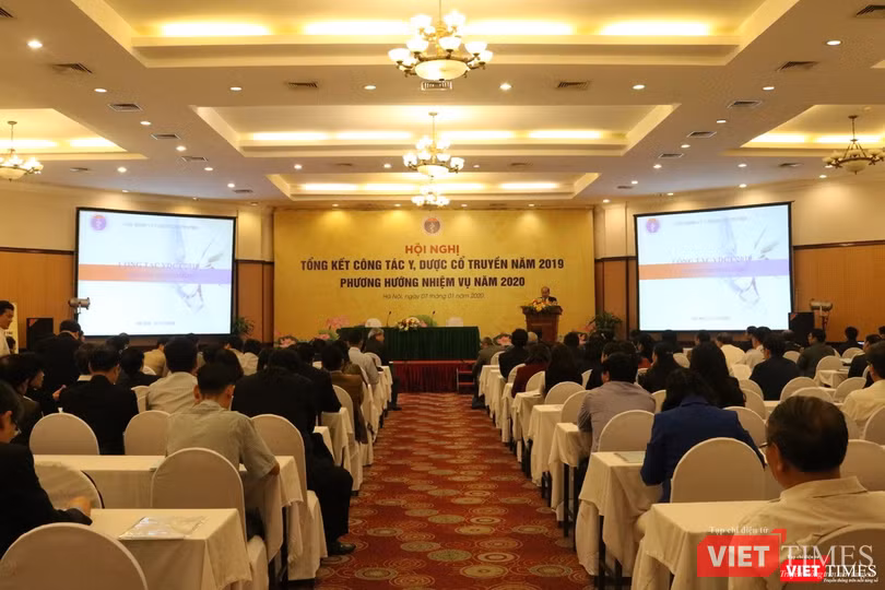 Hội nghị tổng kết công tác y dược cổ truyển diễn ra sáng nay, 7/1. Ảnh: Minh Thúy