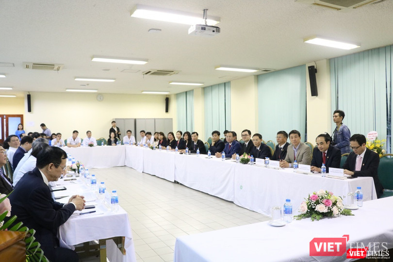 Đại biểu tham dự buổi lễ