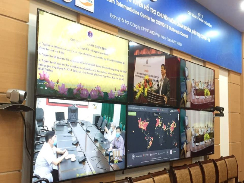 Các chuyên gia họp trực tuyến hỗ trợ chuyên môn điều trị COVID-19.