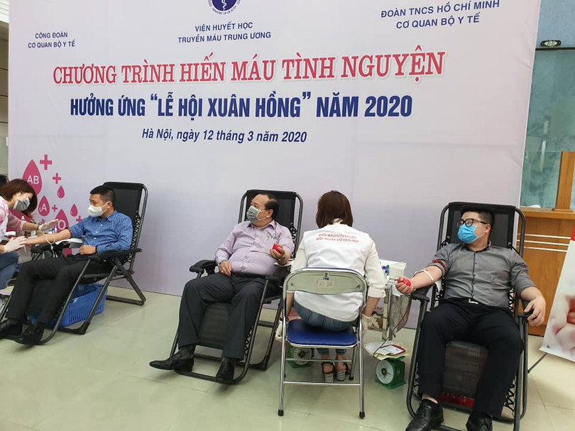 Chương trình hiến máu tình nguyện thu hút đông đảo người dân tham gia. Ảnh: Khánh Phương Chương trình hiến máu tình nguyện thu hút đông đảo người dân tham gia. Ảnh: Khánh Phương
