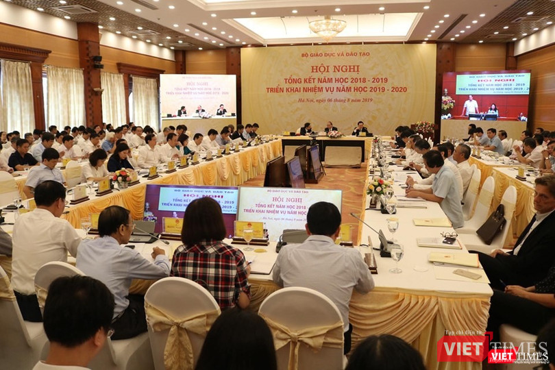 Hội nghị tổng kết năm học 2018-2019 và triển khai nhiệm vụ năm học 2019-2020 của Bộ GD&ĐT ( Ảnh: Minh Thúy) Hội nghị tổng kết năm học 2018-2019 và triển khai nhiệm vụ năm học 2019-2020 của Bộ GD&ĐT ( Ảnh: Minh Thúy)