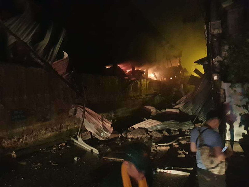 Một góc nhà xưởng Công ty Cổ phần Bóng đèn phích nước Rạng Đông bị sập sau vụ cháy