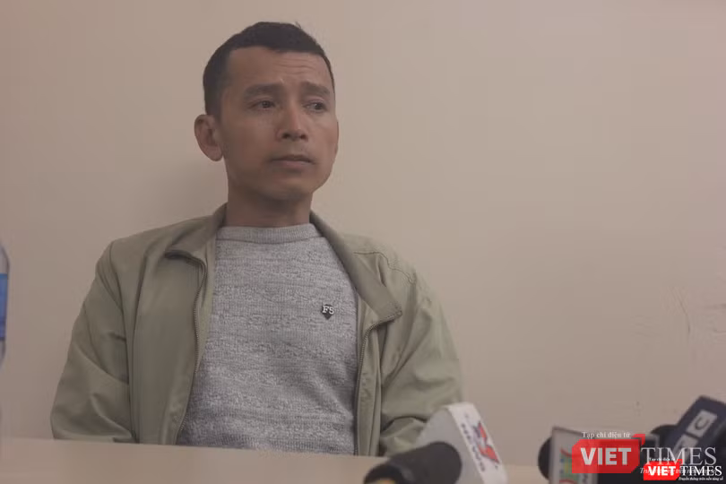 Người cha cố gắng đi tìm công lý cho con gái.