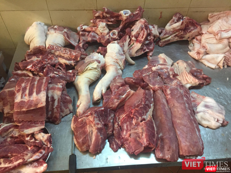 Lượng tiêu thụ mặt hàng thịt lợn tại các chợ truyền thống giảm 20-40% so với trước khi có dịch.