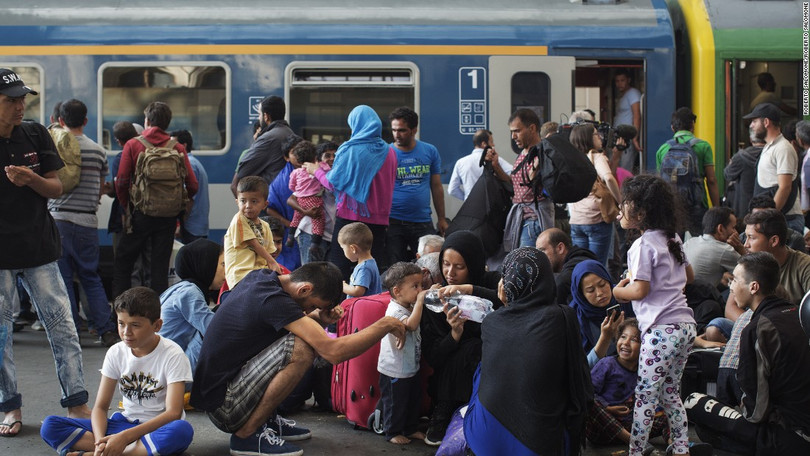 Làn sóng người di cư tiếp tục đổ sang châu Âu gây nên cơn ác mộng cho lục địa già