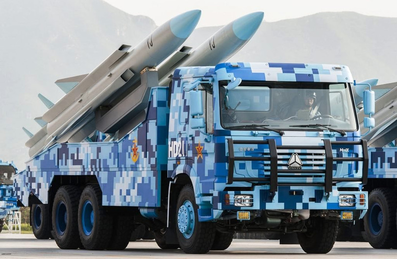 Năm 2015, Trung Quốc "hứa" sẽ không quân sự hóa Biển Đông, nhưng kể từ đó tới nay Bắc Kinh đã có hành động ráo riết bồi đắp, cải tạo phi pháp và mang tên lửa, máy bay ném bom chiến lược ra Biển Đông. Năm 2015, Trung Quốc "hứa" sẽ không quân sự hóa Biển Đông, nhưng kể từ đó tới nay Bắc Kinh đã có hành động ráo riết bồi đắp, cải tạo phi pháp và mang tên lửa, máy bay ném bom chiến lược ra Biển Đông.