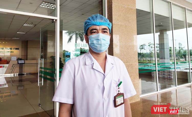 ThS. BS. Nguyễn Thanh Bình nhớ lại những ngày điều trị cho bệnh nhân mắc COVID-19 tại Bệnh viện Bệnh Nhiệt đới Trung ương cơ sở 2. Ảnh: Minh Thúy
