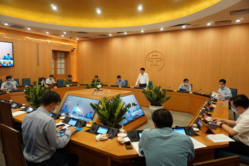 Ông Nguyễn Đức Chung – Chủ tịch UBND TP. Hà Nội chủ trì phiên họp. Ảnh: Nguyễn Khánh