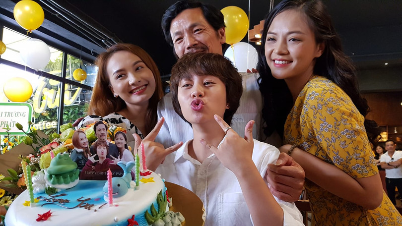 Gia đình ông Sơn trong bộ phim "Về nhà đi con". Ảnh: Facebook nhân vật Gia đình ông Sơn trong bộ phim "Về nhà đi con". Ảnh: Facebook nhân vật