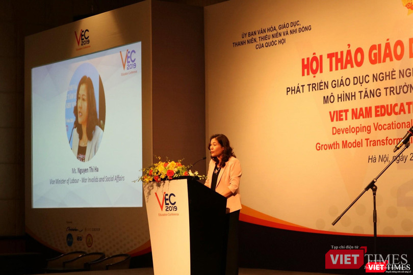 Bà Nguyễn Thị Hà - Thứ trưởng Bộ Lao động thương binh và xã hội Bà Nguyễn Thị Hà - Thứ trưởng Bộ Lao động thương binh và xã hội