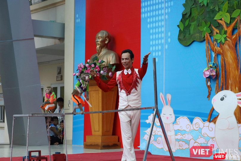 Tiết mục xiếc khỉ