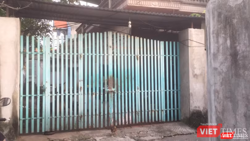 Ngôi nhà đóng kín cửa của vợ chồng ông Nguyễn Công Tỵ và bà Dương Thị Hợp, trú tại xã Minh Đạo