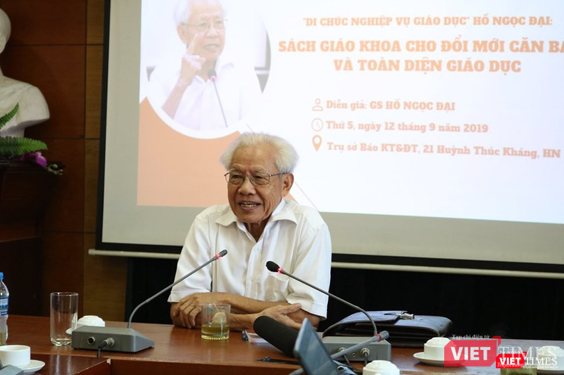 GS. Hồ Ngọc Đại tại buổi sinh hoạt GS. Hồ Ngọc Đại tại buổi sinh hoạt