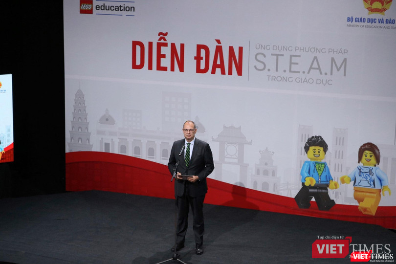 Ông Kim Hojlund Christensen – Đại sứ Đan Mạch tại Việt Nam