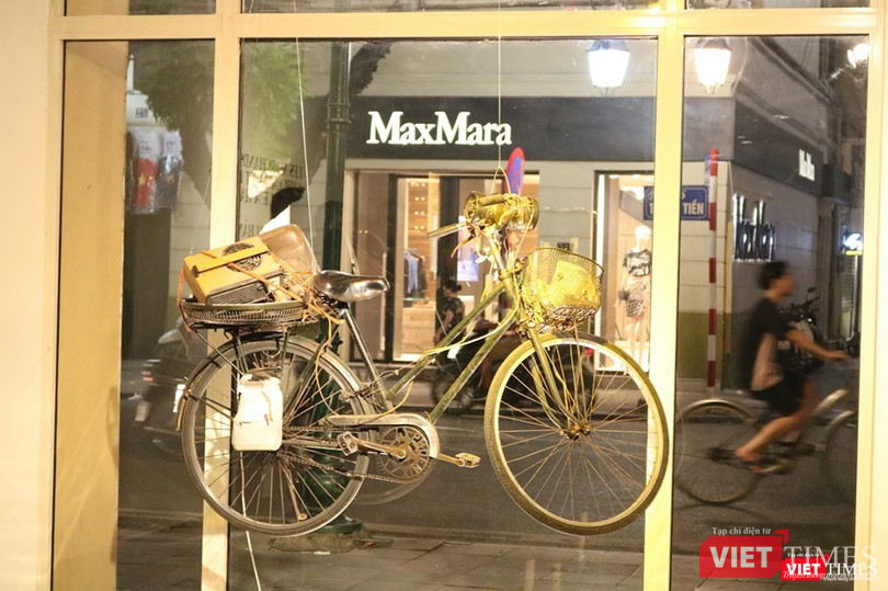 Chiếc xe đạp - hình ảnh quen thuộc gắn liền với gánh hàng rong Chiếc xe đạp - hình ảnh quen thuộc gắn liền với gánh hàng rong