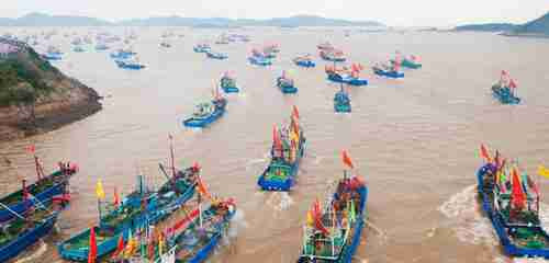 Hạm đội tàu cá Trung Quốc là công cụ mới trong tranh chấp chủ quyền biển.