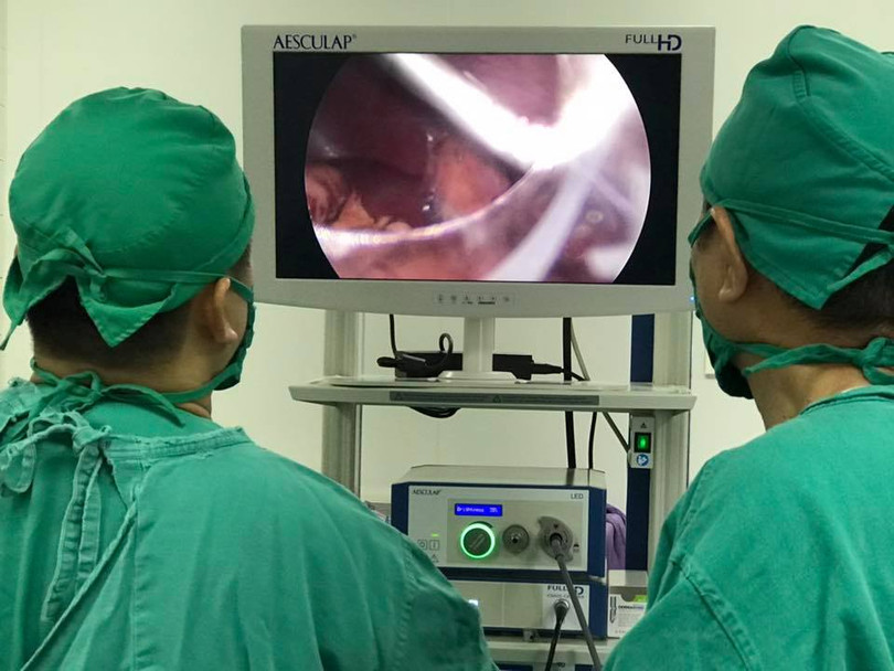 Cận cảnh quá trình phẫu thuật nội soi cho bé trai 3 tuổi Cận cảnh quá trình phẫu thuật nội soi cho bé trai 3 tuổi