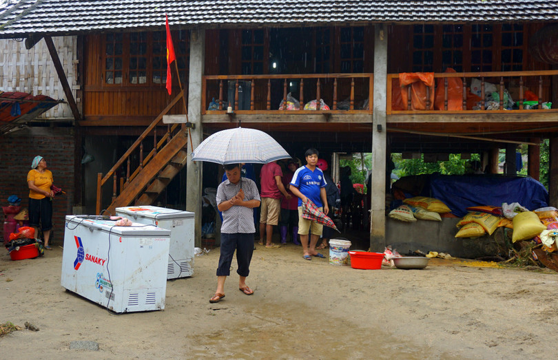 Mặc dù lũ xuất hiện đột ngột, nhưng lũ lên chậm nên người dân trong khu vực ảnh hưởng kịp thời sơ tán.