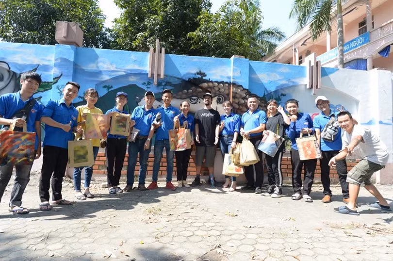 Tại Vinh, chương trình đã nhận được sự ủng hộ nhiệt tình từ các bạn trẻ Tại Vinh, chương trình đã nhận được sự ủng hộ nhiệt tình từ các bạn trẻ