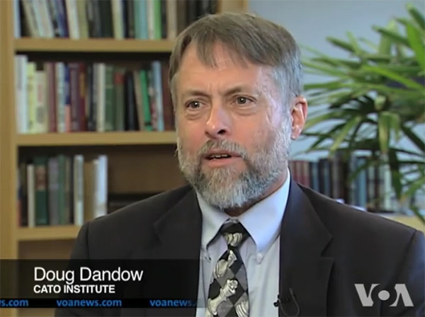 Ông Doug Bandow, cựu trợ lý đặc biệt của Tổng thống Hoa Kỳ Ronald Reagan. Ông Doug Bandow, cựu trợ lý đặc biệt của Tổng thống Hoa Kỳ Ronald Reagan.
