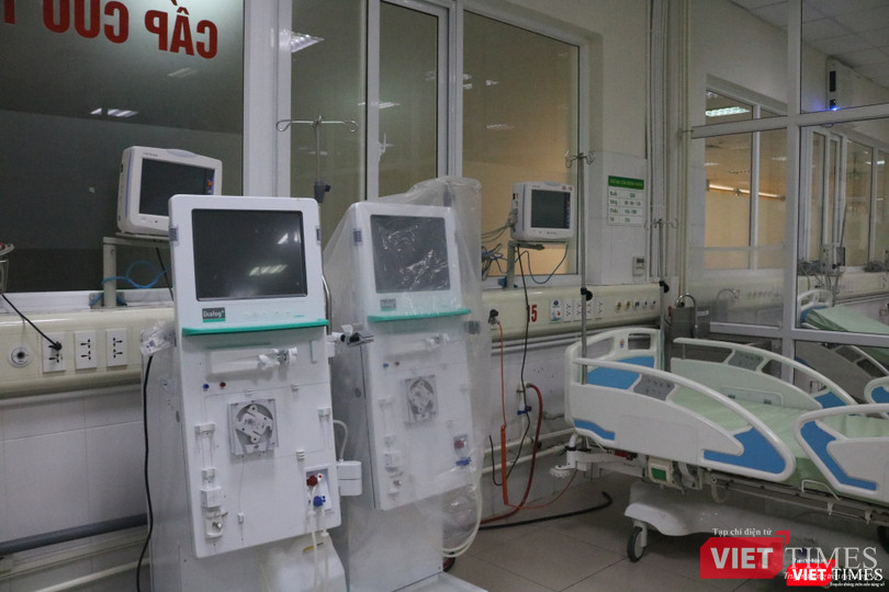 Phòng cách ly, điều trị bệnh nhân mắc COVID-19 được chuẩn bị đầy đủ trang thiết bị hiện đại (Ảnh: Minh Thúy) Phòng cách ly, điều trị bệnh nhân mắc COVID-19 được chuẩn bị đầy đủ trang thiết bị hiện đại (Ảnh: Minh Thúy)