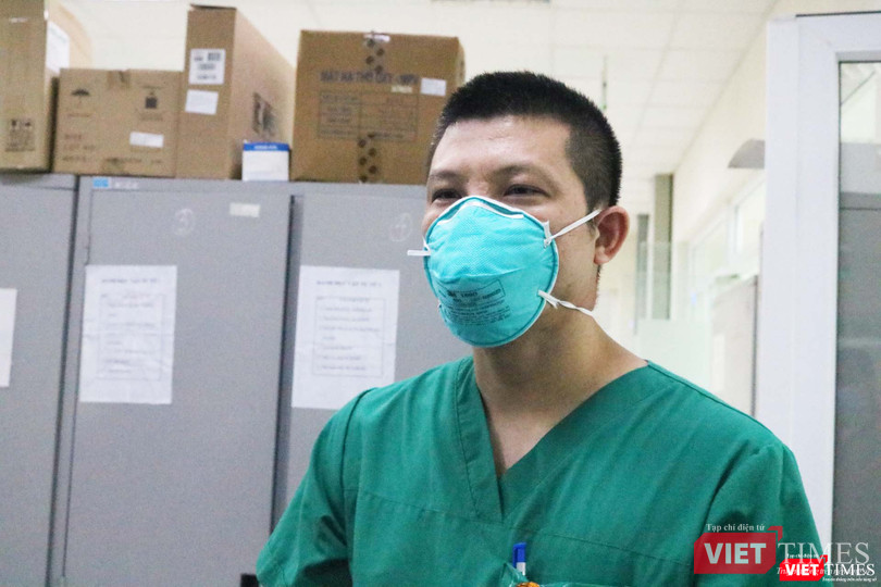 BS. Trần Văn Bắc – Phó Trưởng Khoa Cấp Cứu, Bệnh viện Bệnh Nhiệt đới Trung ương (Ảnh: Minh Thúy) BS. Trần Văn Bắc – Phó Trưởng Khoa Cấp Cứu, Bệnh viện Bệnh Nhiệt đới Trung ương (Ảnh: Minh Thúy)