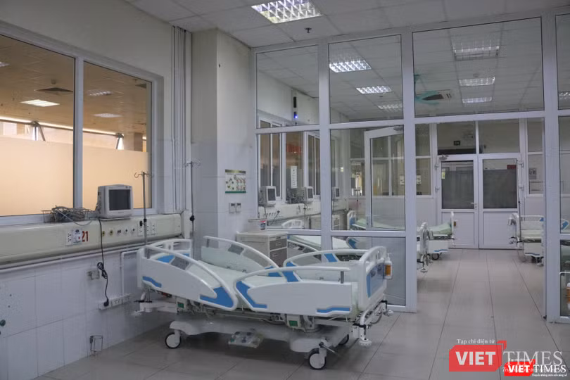 Bên trong phòng điều trị bệnh nhân mắc COVID-19 (Ảnh: Minh Thúy)