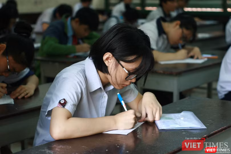 Bắt đầu bước vào giờ làm bài môn Ngữ văn Bắt đầu bước vào giờ làm bài môn Ngữ văn