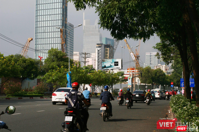 Vì ngày cuối tuần nên các điểm nóng giao thông như đường Nguyễn Hữu Cảnh không còn tình trạng kẹt xe kéo dài. ình hình an ninh trật tự, ATGT được đảm bảo