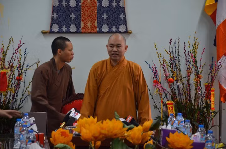 Thượng tọa Thích Đức Thiện nói về sự việc chùa Ba Vàng truyền bá vong báo oán. Ảnh: Như Cương