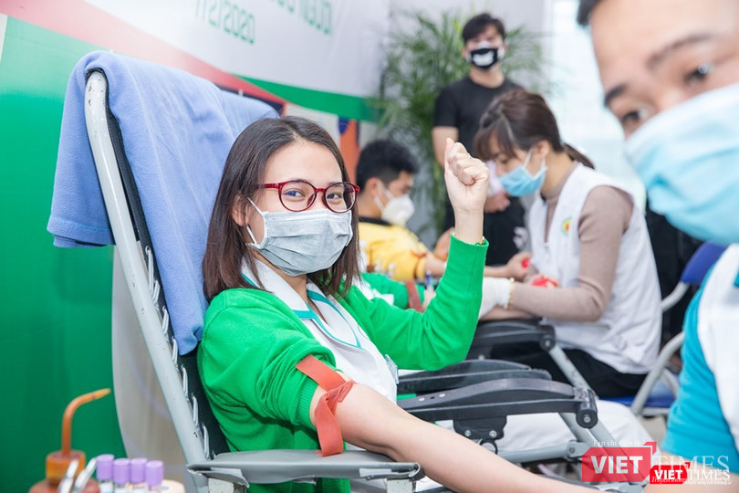 Y bác sĩ Bệnh viện Thu Cúc tham gia hiến máu tình nguyện được tổ chức ngày 7/2. Ảnh: BVCC