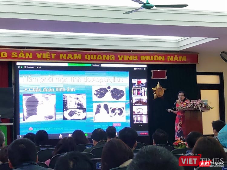 TS. BS. Nguyễn Thị Bích Ngọc – Trưởng khoa Hô hấp, Bệnh viện Phổi Trung ương thông tin về bệnh nấm phổi mạn tính do Aspergillus. Ảnh: Minh Thúy TS. BS. Nguyễn Thị Bích Ngọc – Trưởng khoa Hô hấp, Bệnh viện Phổi Trung ương thông tin về bệnh nấm phổi mạn tính do Aspergillus. Ảnh: Minh Thúy